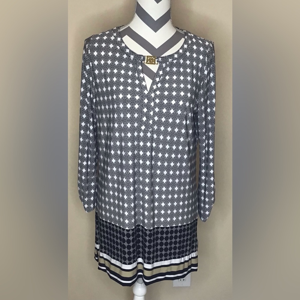 Anne Klein Cream and Black Graphic Blouse with 3/4 Sleeves